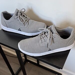 Stylish Gray Men's Sneakers